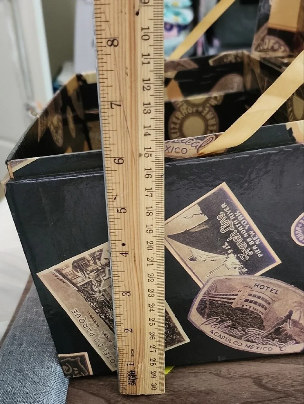Travel-Themed Jewelry Storage Box in Black and Brown